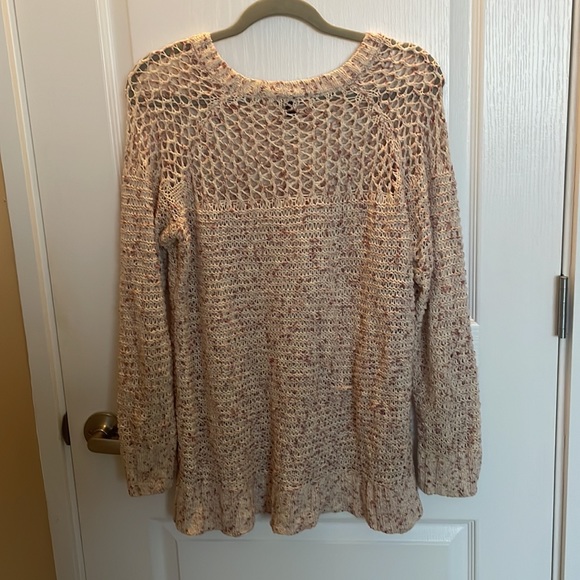 Torrid - pink and cream crochet top - Picture 4 of 8